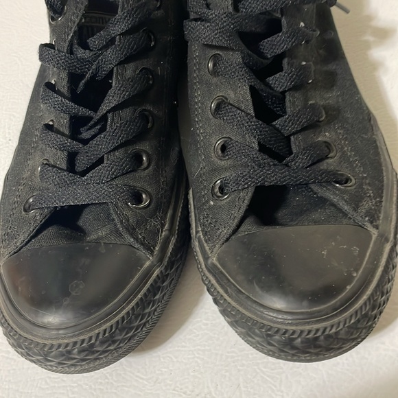 Vans Men's Black Sneakers. Very Good Condition. Size Men's 8, Women's 10. - Picture 2 of 9
